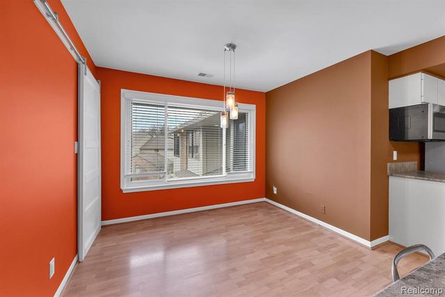 7258 Creeks Bend Court, West Bloomfield, MI 48322