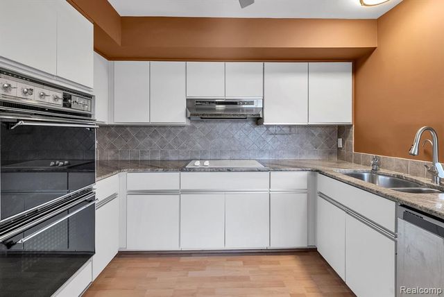 7258 Creeks Bend Court, West Bloomfield, MI 48322