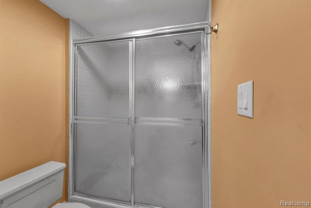 7258 Creeks Bend Court, West Bloomfield, MI 48322