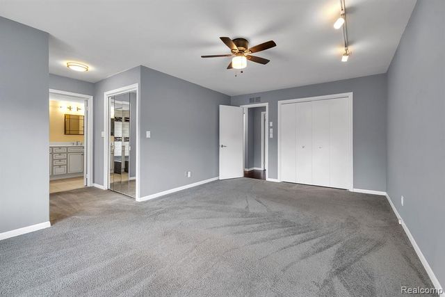 7258 Creeks Bend Court, West Bloomfield, MI 48322