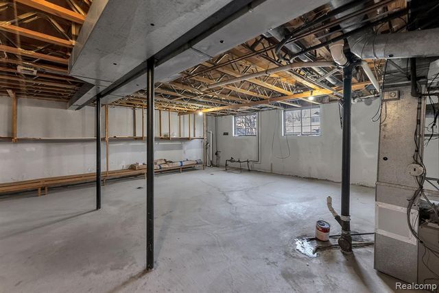 7258 Creeks Bend Court, West Bloomfield, MI 48322