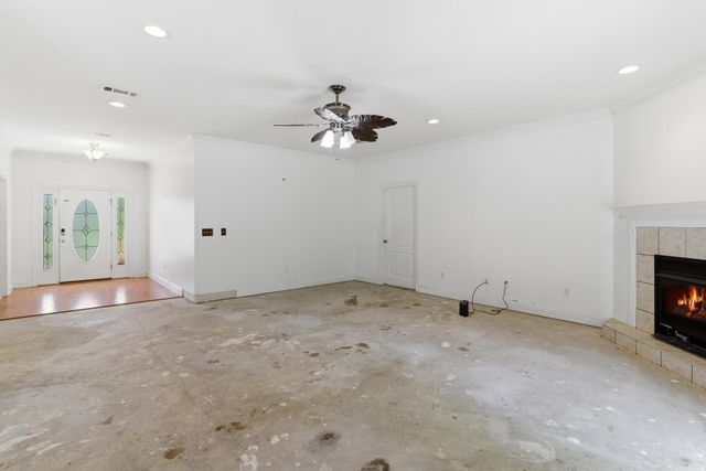 25 Serene Hill Dr., Hattiesburg, MS 39402