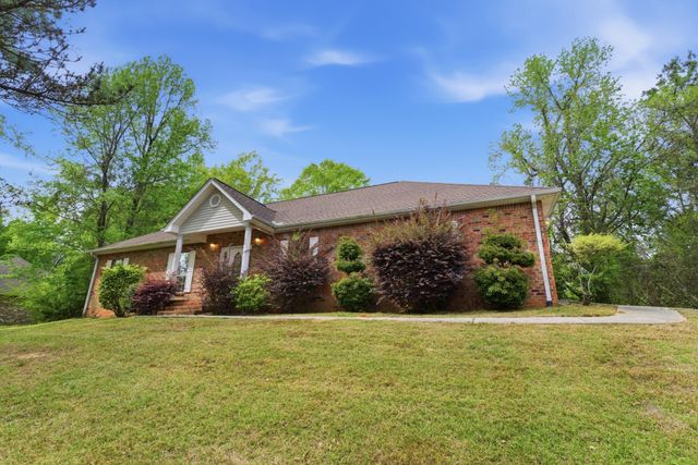 25 Serene Hill Dr., Hattiesburg, MS 39402