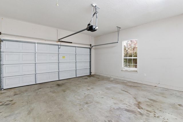 25 Serene Hill Dr., Hattiesburg, MS 39402