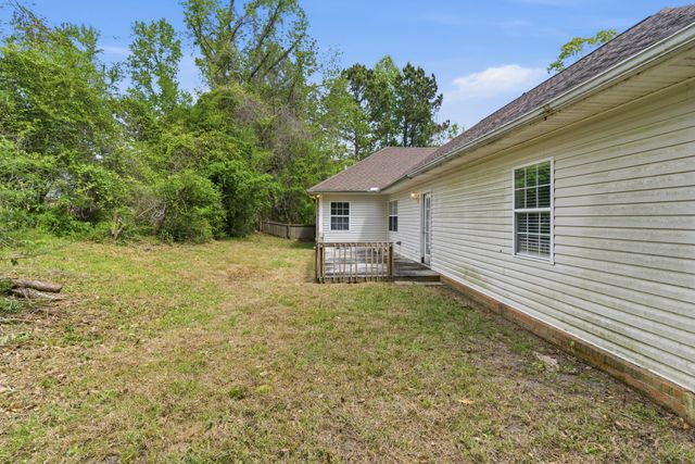 25 Serene Hill Dr., Hattiesburg, MS 39402