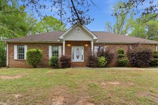 25 Serene Hill Dr., Hattiesburg, MS 39402