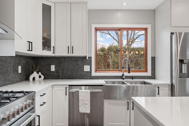 997 Carlton Drive, Shoreview, MN 55126