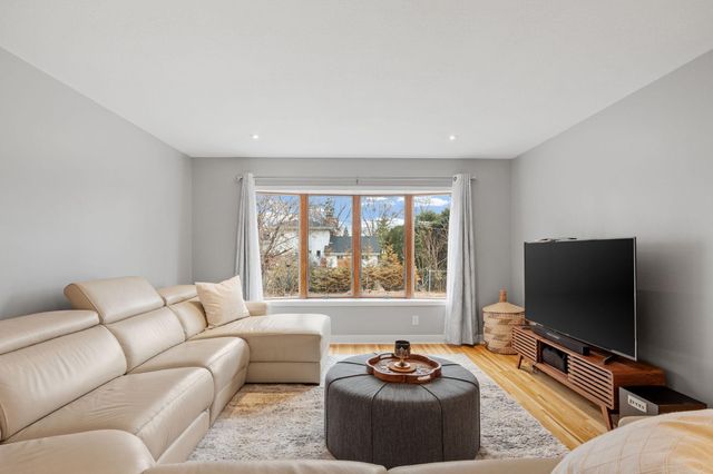 997 Carlton Drive, Shoreview, MN 55126