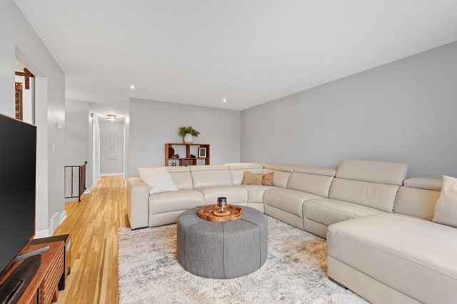 997 Carlton Drive, Shoreview, MN 55126