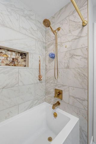 997 Carlton Drive, Shoreview, MN 55126