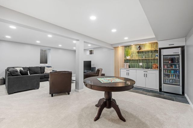 997 Carlton Drive, Shoreview, MN 55126