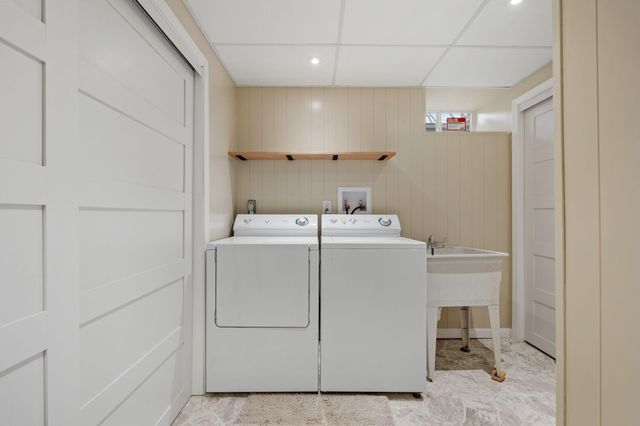 997 Carlton Drive, Shoreview, MN 55126