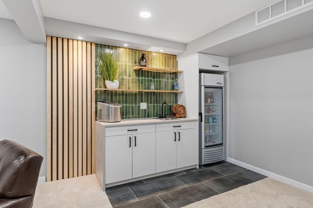 997 Carlton Drive, Shoreview, MN 55126