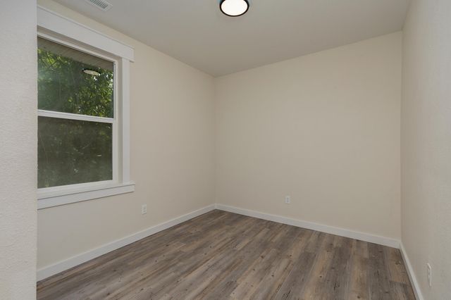 310 E Washington Street, Pierce City, MO 65723