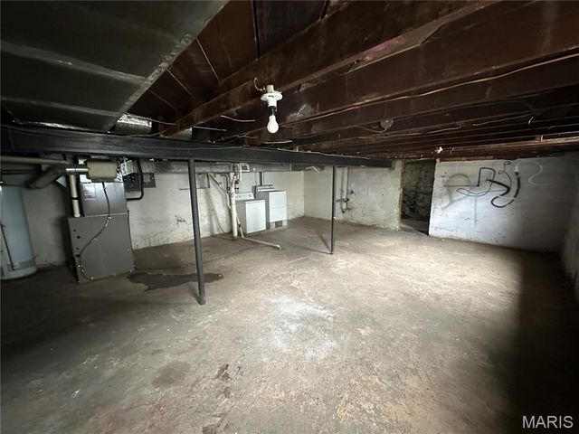 9969 Lark Avenue, St Louis, MO 63125