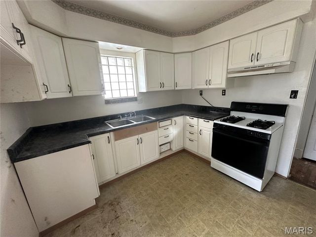 9969 Lark Avenue, St Louis, MO 63125