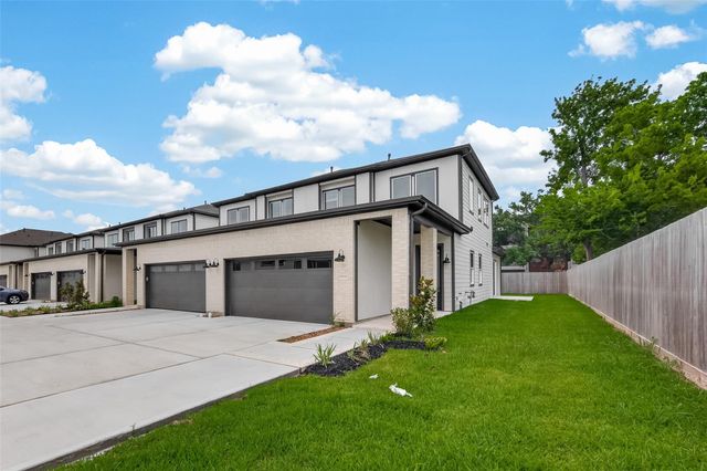 4328 Avron Drive B, Stafford, TX 77477