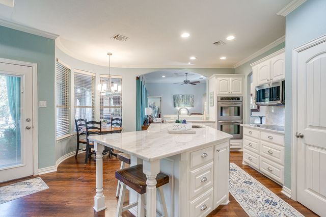 134 Forest Creek Circle, Weatherford, TX 76088