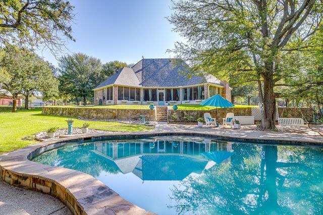 134 Forest Creek Circle, Weatherford, TX 76088