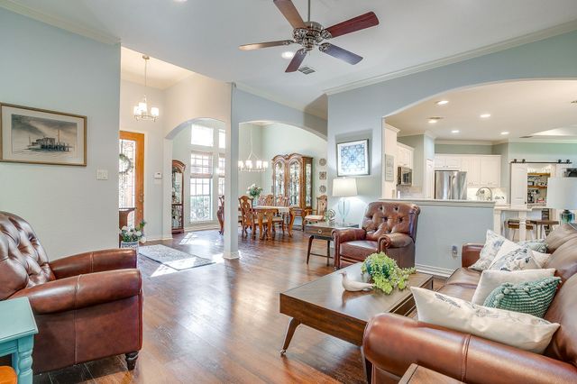 134 Forest Creek Circle, Weatherford, TX 76088