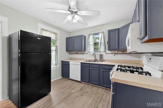 8651 Burton Avenue, St Louis, MO 63114