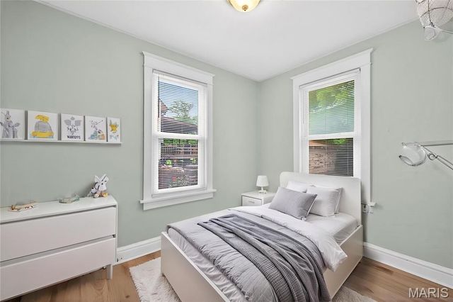 8651 Burton Avenue, St Louis, MO 63114