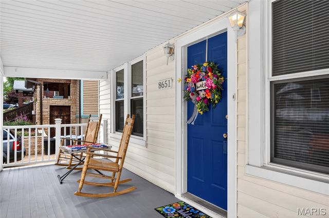 8651 Burton Avenue, St Louis, MO 63114
