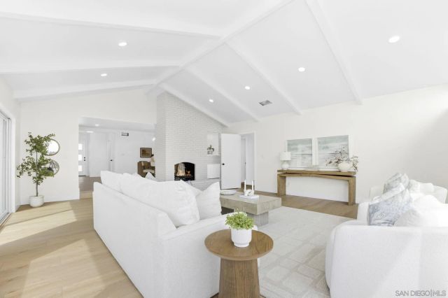 4971 September St., San Diego, CA 92110