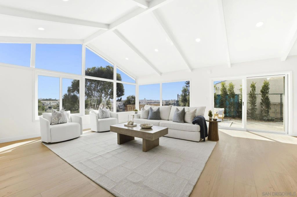 4971 September St., San Diego, CA 92110