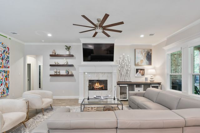 245 Colonial Drive, Mabank, TX 75156