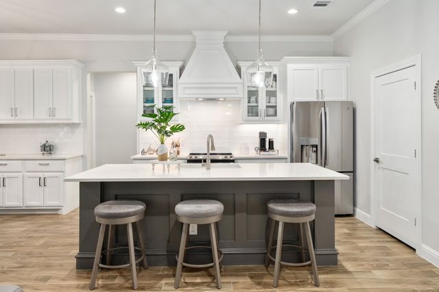 245 Colonial Drive, Mabank, TX 75156