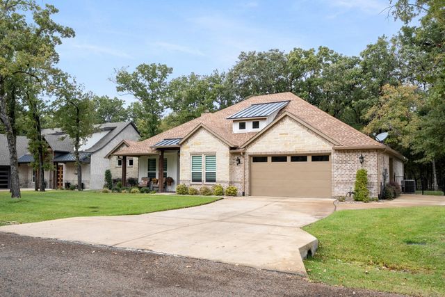 245 Colonial Drive, Mabank, TX 75156