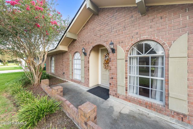 214 Saint Nicholas Drive, Lafayette, LA 70506