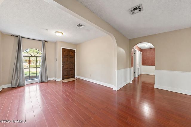 214 Saint Nicholas Drive, Lafayette, LA 70506