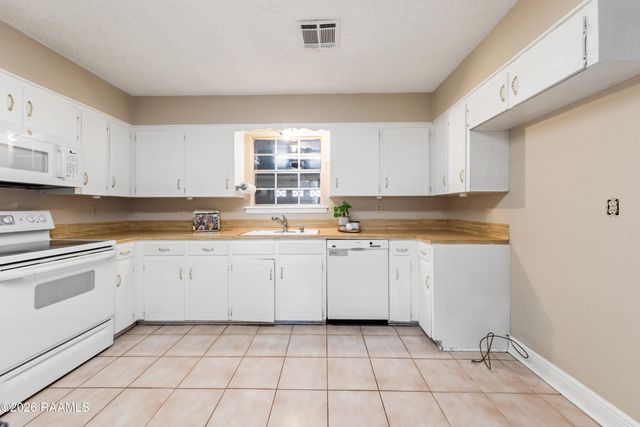 214 Saint Nicholas Drive, Lafayette, LA 70506
