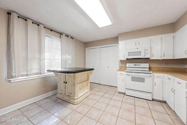 214 Saint Nicholas Drive, Lafayette, LA 70506