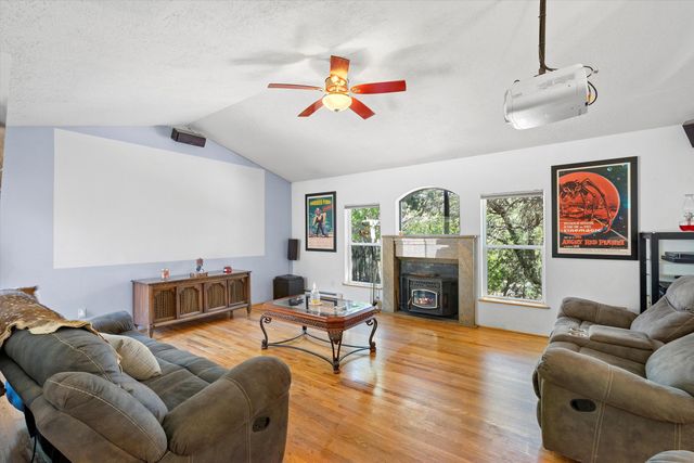 11 Eagle Trail, Tijeras, NM 87059