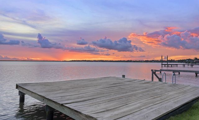 422 S Burnett Drive, Baytown, TX 77520