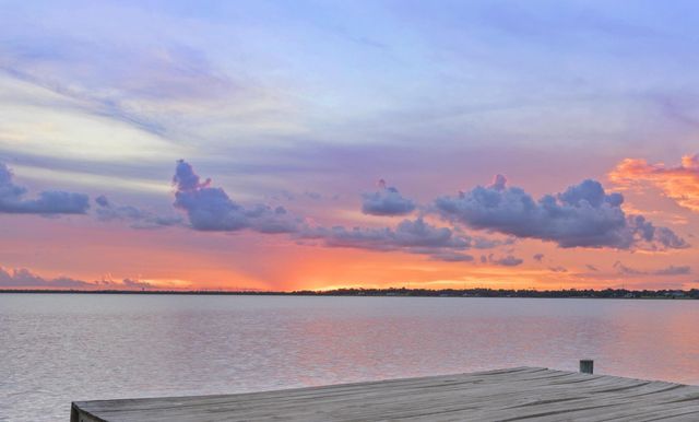 422 S Burnett Drive, Baytown, TX 77520