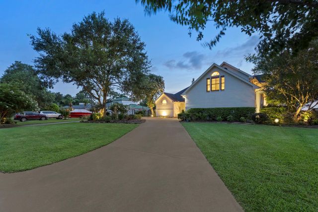 422 S Burnett Drive, Baytown, TX 77520