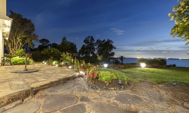 422 S Burnett Drive, Baytown, TX 77520