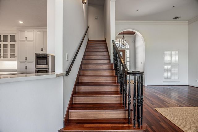 422 S Burnett Drive, Baytown, TX 77520