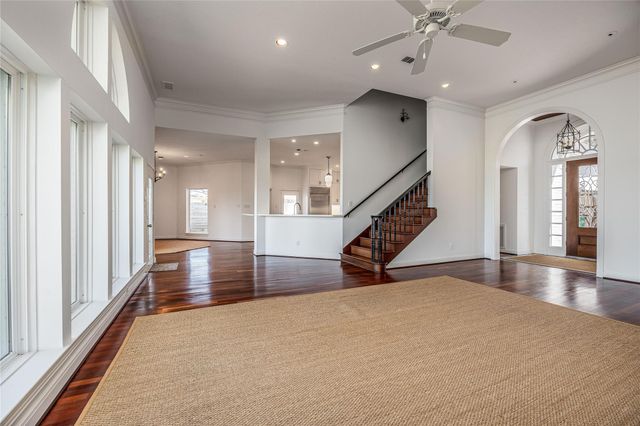 422 S Burnett Drive, Baytown, TX 77520