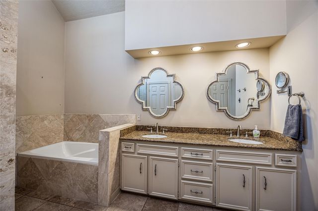 422 S Burnett Drive, Baytown, TX 77520