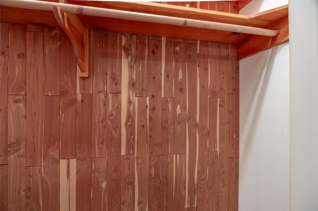 422 S Burnett Drive, Baytown, TX 77520