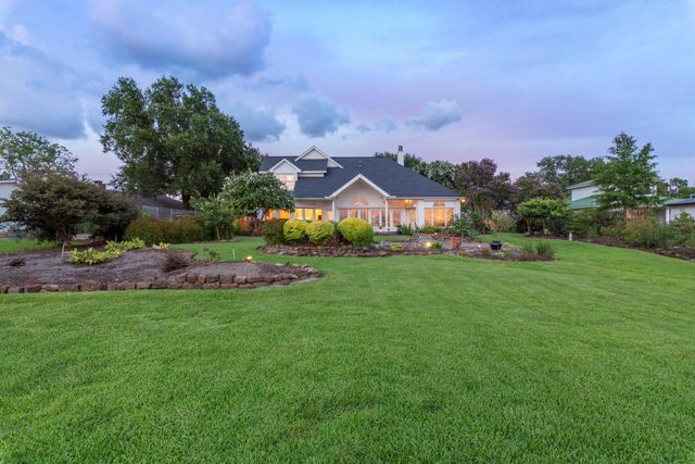 422 S Burnett Drive, Baytown, TX 77520