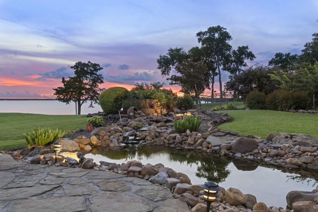 422 S Burnett Drive, Baytown, TX 77520