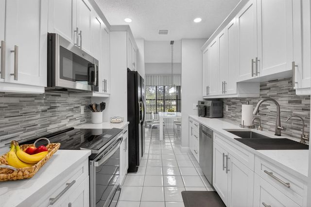 5374 Venetia Court E, Boynton Beach, FL 33437