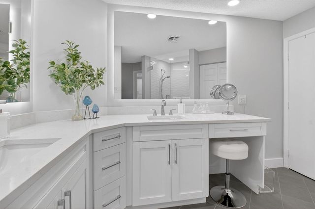 5374 Venetia Court E, Boynton Beach, FL 33437