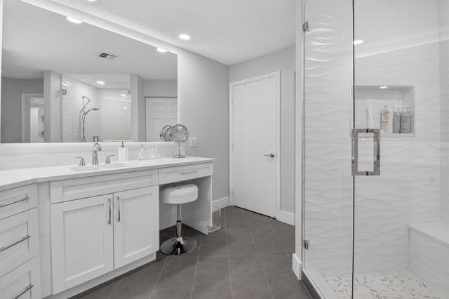 5374 Venetia Court E, Boynton Beach, FL 33437